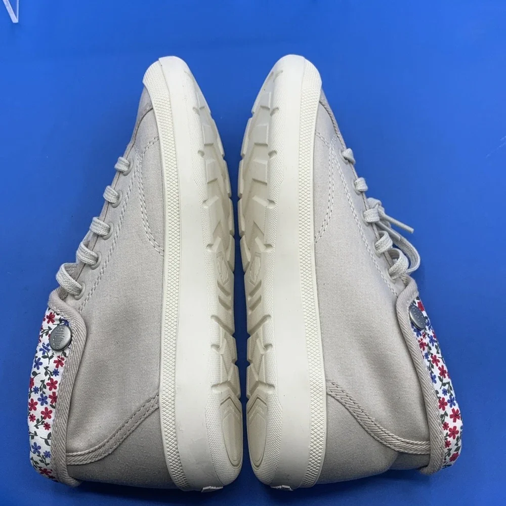 Palladium Aventure CVS Sneaker Shoes Women's Rainy Day Marshmallow - Size US 5.5